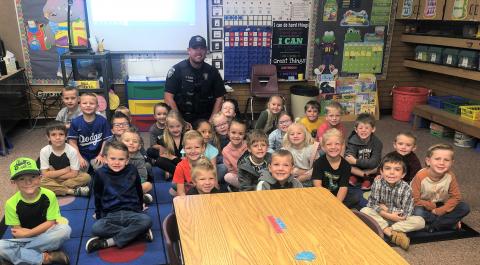 Officer Olson with morning kindergarten 